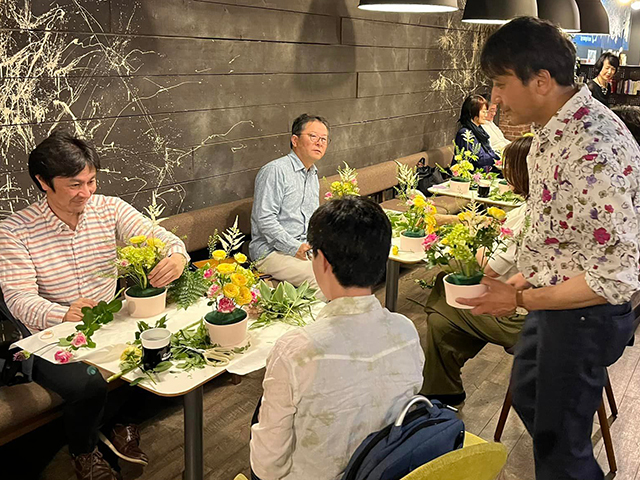 フラワーアレンジメント教室の様子